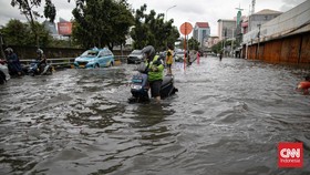 6 Titik Banjir di Kota Tangerang Cukup Parah, Air Capai 1,5 Meter