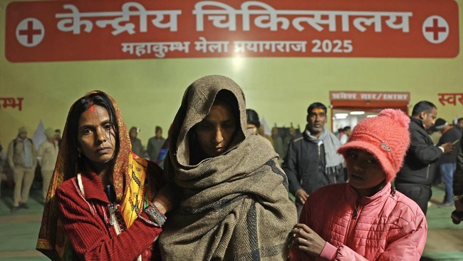 FOTO: 15 Orang Tewas Terinjak Saat Kerusuhan di Acara Keagamaan India