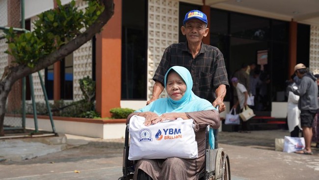 BRI melalui Yayasan Baitul Maal BRILiaN (YBM BRILiaN) menyalurkan dana Zakat, Infaq, dan Sedekah sebesar Rp126,7 miliar pada 196.462 penerima manfaat pada 2024.