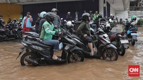 Update Banjir Jakarta: 14 RT dan 3 Ruas Jalan Masih Terendam