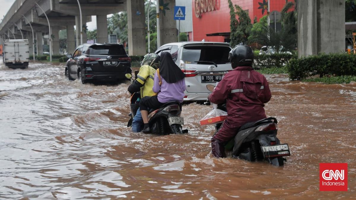 35 RTs in Jakarta Still Flooded Tonight