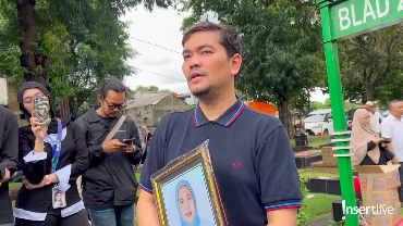 img-title Indra Bekti Sebut Ibu Sambung Derita Diabetes Sebelum Meninggal Dunia