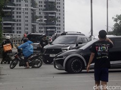 Diduga Pungli Paksa, 2 Pak Ogah di Kolong Tol Proyek Flyover Grogol Diamankan
