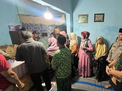 Kapolres Mojokerto Santuni Keluarga Siswa SMP Tewas di Pantai Drini