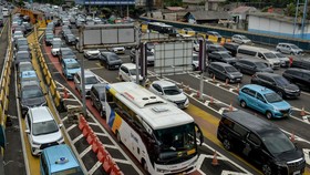 FOTO: Kemacetan Mengular di Tol Bandara Soetta Imbas Banjir