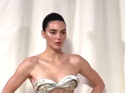Kendall Jenner Curhat Momen Personal, Cara Asuh Kris Jenner Disorot Kendall Jenner Curhat Momen Personal, Cara Asuh Kris Jenner Disorot