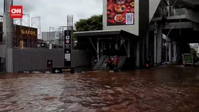 VIDEO: Penampakan Kelapa Gading Terendam Banjir Hingga 30 Cm