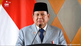 VIDEO: Prabowo Dianugerahi Tanda Kehormatan Darjah Kerabat Johor