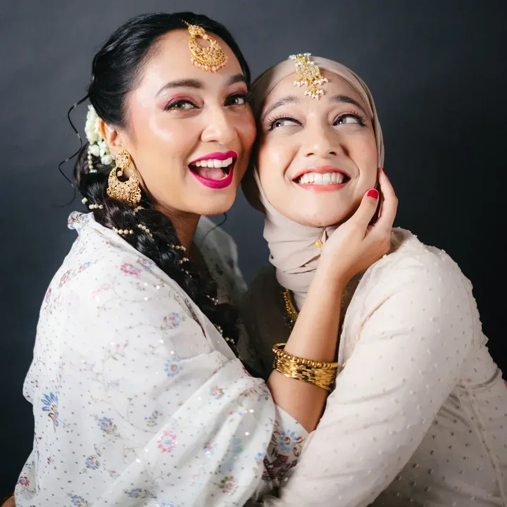 <p>Meski di tahun ini mereka hanya merayakan ulang tahun bertiga dengan sang Ayah, Bella percaya bahwa sang Bunda sudah berada di tempat yang paling membahagiakan. Ia pun mengucapkan terima kasih atas doa yang diberikan untuknya dan sang adik. (Foto: Instagram: @bellafawzi_)</p>