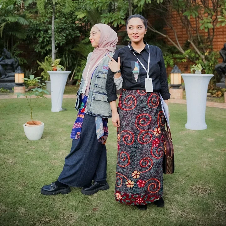 <p>Melalui laman Instagram-nya, Bella membagikan potret kebersamaannya bersama sang adik, Chiki. Ia pun mengucapkan terima kasih karena sudah menjadi kado terindah saat lahir di hari ulang tahunnya. (Foto: Instagram: @bellafawzi_)</p>