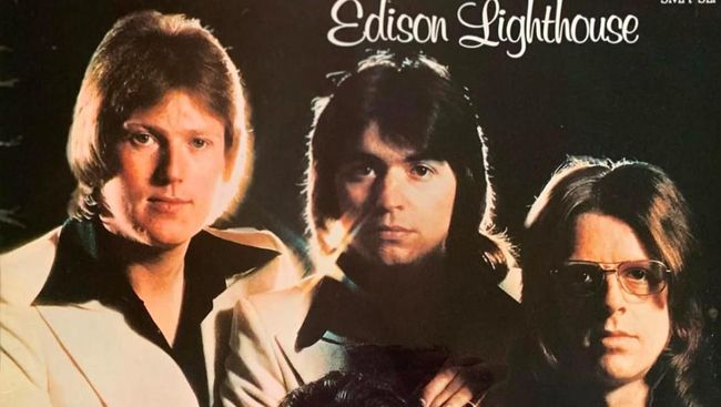 Lirik Lagu Love Grows (Where My Rosemary Goes) - Edison Lighthouse