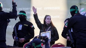 Hamas Bebaskan Tentara Perempuan Israel & 4 WN Thailand dari Gaza