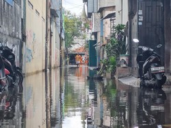Kali Ciliwung Meluap, Kini Ada 35 RT di Jakarta Terendam Banjir