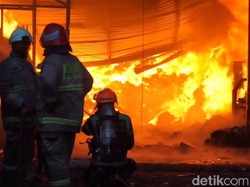 3 Pabrik di Kabupaten Bandung Kebakaran, Petugas Damkar Terluka