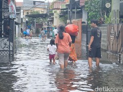 Banjir di Cengkareng 2 Hari Belum Surut, Warga Sebut Terparah Sejak 1998