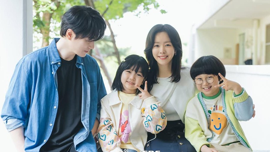 Han Ji Min dan Lee Joon Hyuk untuk Love Scout