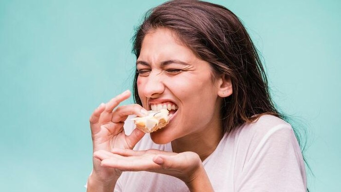 img-title Catat! 7 Daftar Makanan dan Minuman yang Bisa Bikin Gigi Rusak