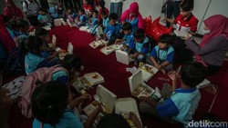 Viral Banyak Belatung dalam Makanan Bergizi Gratis di Sekolah Tuban
