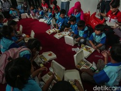 Viral Banyak Belatung dalam Makanan Bergizi Gratis di Sekolah Tuban