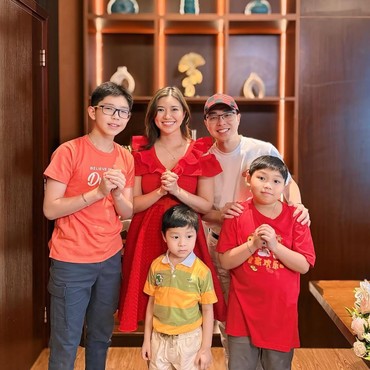 Mualaf, Richard Lee Perdana Rayakan Imlek dengan Istri yang Kini Beda Keyakinan