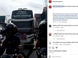 Arogan! Oknum Bus Mania Ini Tendang Pengendara Motor Demi Buat Konten