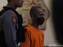 Teganya Apriyanto Habisi Nyawa Ibunya, Jasadnya Dibuang ke Kebun Kosong