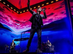 Video Nyanyi Bareng hingga Seru-seruan di Konser The Script