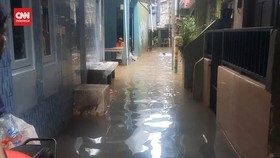VIDEO: Kebon Pala Banjir, Warga Harap Turap Bantaran Kali Dinormalisas