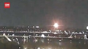 VIDEO: Momen Tabrakan Pesawat dan Helikopter di Washington AS