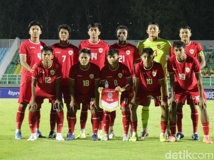 Dukung Timnas Indonesia, Berbuatbaik.id Hadirkan Legenda Sepak Bola dalam Doa Bersama untuk Garuda