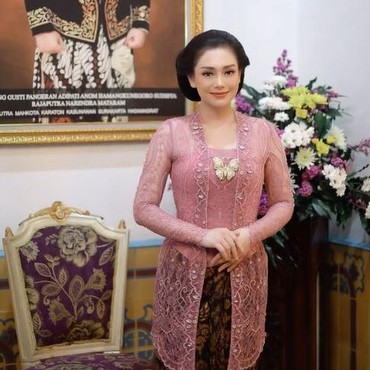 Ini Alasan Celine Evangelista Dapat Gelar Kehormatan dari Keraton Surakarta