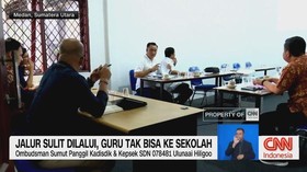 VIDEO: Jalur Sulit Dilalui, Guru Tak Bisa ke Sekolah