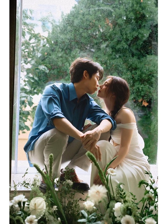 Kabar bahagia datang dari Ailee! Solois asal Korea Selatan ini baru saja membagikan foto pre-wedding bersama kekasihnya, Choi Si Hun. Keduanya dikabarkan akan menikah pada 20 April 2025 mendatang, Beauties./ Foto: instagram.com/aileeonline