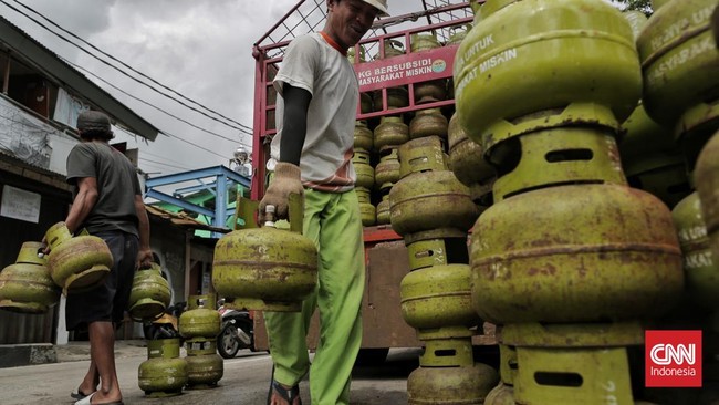 Pemerintah bakal melarang pengecer menjual LPG 3 kg. Wakil Menteri ESDM Yuliot Tanjung mengatakan penjualan LP3 3 kg hanya akan dilakukan pangkalan resmi.