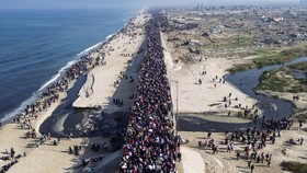 Israel Siapkan Rencana 'Biarkan' Warga Palestina Tinggalkan Gaza
