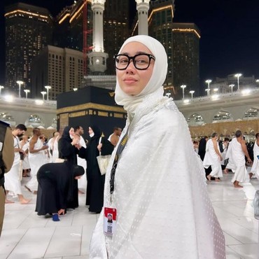 Kisah Selfi Nafilah Eks Istri Iwa K Mantap Hijrab usai Bertemu Sosok Hitam Menyeramkan