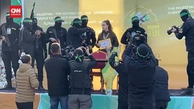 VIDEO: Hamas Bebaskan 3 Tentara Israel dan 5 Warga Negara Thailand