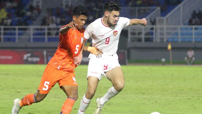 Pelatih timnas India U-20 Biby Thomas Muttath kecewa usai kekalahan 0-4 dari Timnas Indonesia U-20 pada laga terakhir Mandiri U-20 Challenge Series 2025.