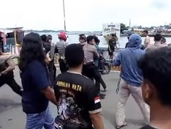 Demo Tolak Parkir Elektronik RS Hasri Ainun Habibie Parepare Berakhir Ricuh