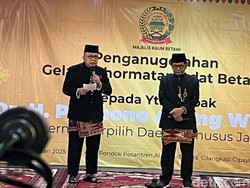 Dipakaikan Kuku Macan, Pramono Anung Dapat Gelar Kehormatan Abang Betawi