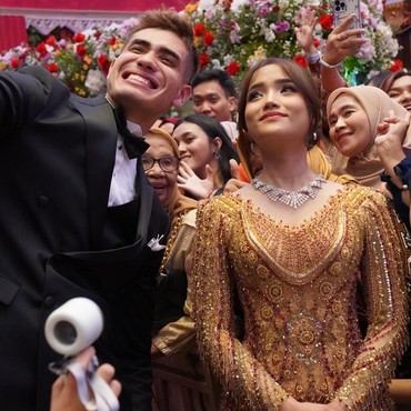 Hadir di Pernikahan Frans Faisal, Aisar Khaled Bicara soal Keseriusan dengan Fuji