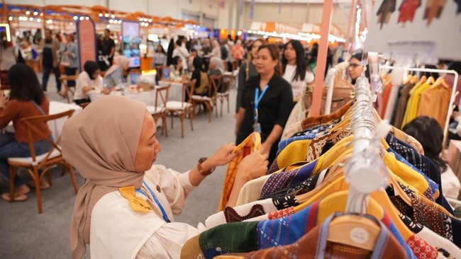 PT Bank Rakyat Indonesia (Persero) Tbk. (BRI) resmi menutup rangkaian acara BRI UMKM EXPO(RT) 2025 yang diselenggarakan di ICE BSD Tangerang.