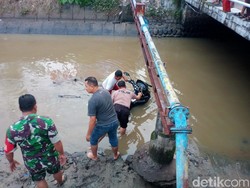 Dicari Pemilik Motor Honda PCX Misterius di Saluran Citywalk Sukoharjo