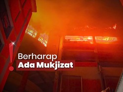 Pilu Keluarga Terima Jenazah Ade Ariati-Keren Shallom Korban Glodok Plaza