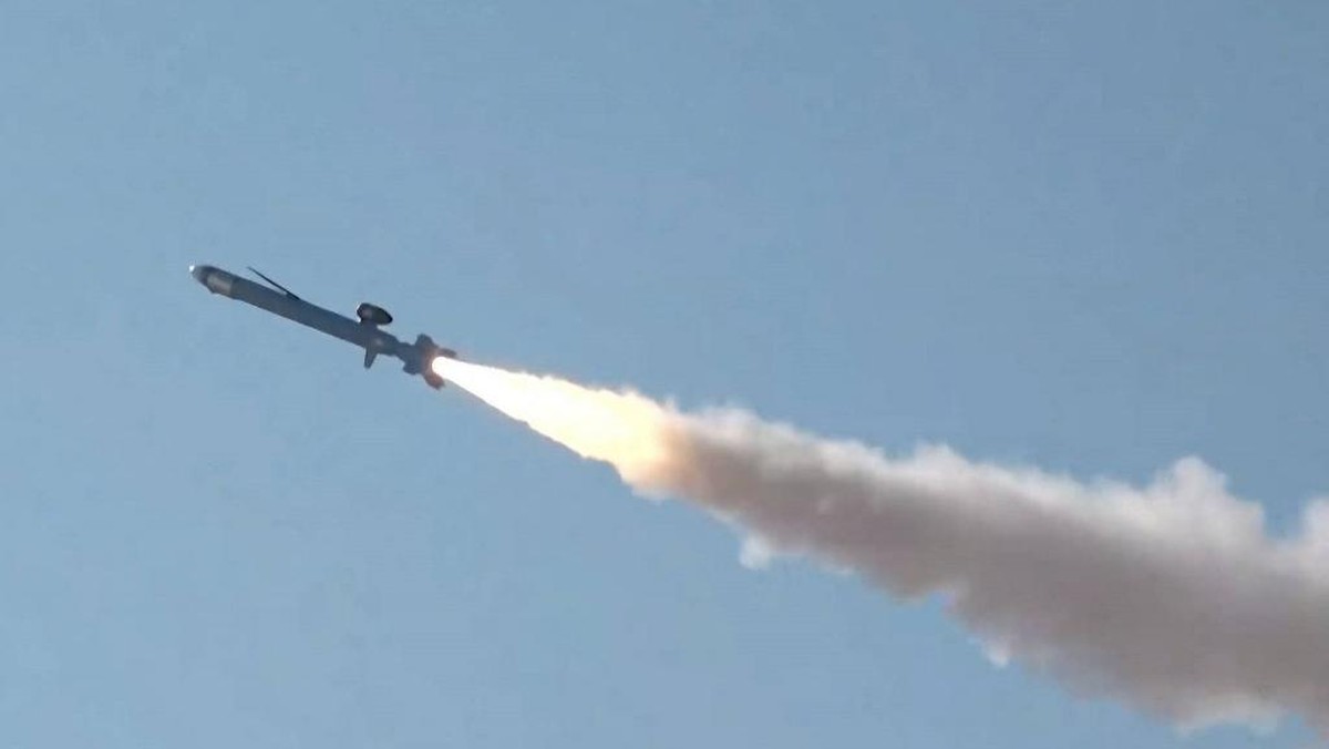 Musuh Iran Bertambah! Teheran Tembak Rudal Balistik ke Negara Arab Ini