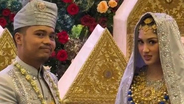 img-title Terpopuler: Ochi Rosdiana Menikah hingga Kekayaan Raffi Ahmad Capai Rp1 Triliun