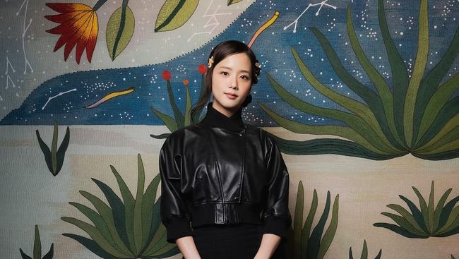 5 Potret Jisoo BLACKPINK Hadiri Dior Couture Spring-Summer 2025 Show, Tampil Elegan Bak Putri Kerajaan