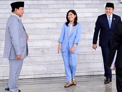 Menkomdigi Ungkap Status Penugasan Seskab Teddy yang Tuai Polemik