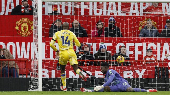 Manchester United (MU) dihancurkan Crystal Palace 0-2 pada pertandingan Liga Inggris di Stadion Old Trafford, Manchester, Minggu (2/2) malam WIB.