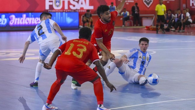 Pelatih Timnas Futsal Indonesia Hector Souto tetap memberikan pujian pada permainan timnya meski menelan kekalahan dari Argentina.